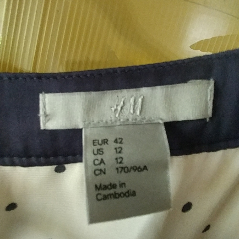 H&M blouse - Picture 2 of 4